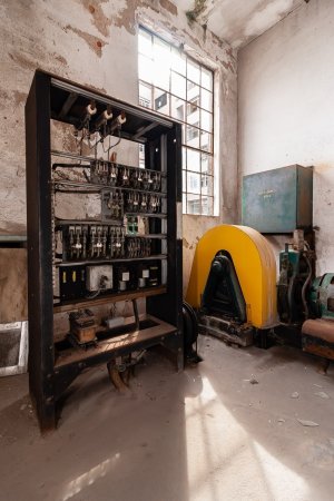 Prédio Comercial com 1.739m² no bairro São Geraldo em Porto Alegre para Alugar