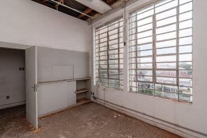 Prédio Comercial com 1.739m² no bairro São Geraldo em Porto Alegre para Alugar