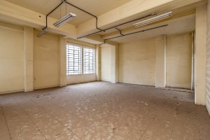 Prédio Comercial com 1.739m² no bairro São Geraldo em Porto Alegre para Alugar