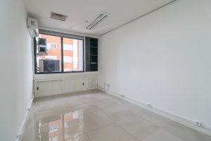 Salas/Conjuntos com 49m² no bairro Moinhos de Vento em Porto Alegre para Alugar