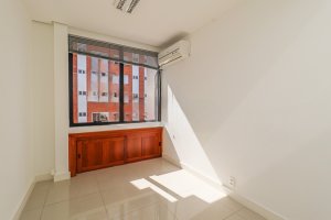 Salas/Conjuntos com 49m² no bairro Moinhos de Vento em Porto Alegre para Alugar