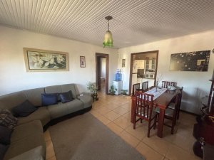 Casa com 116m², 4 dormitórios no bairro Jardim Carvalho em Porto Alegre para Alugar