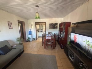 Casa com 116m², 4 dormitórios no bairro Jardim Carvalho em Porto Alegre para Alugar