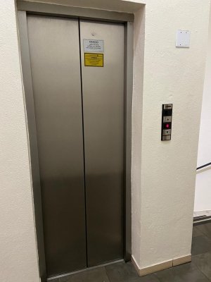 Salas/Conjuntos com 24m² no bairro Rio Branco em Porto Alegre para Alugar