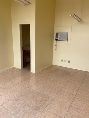 Salas/Conjuntos com 24m² no bairro Rio Branco em Porto Alegre para Alugar