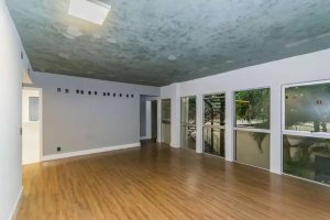 Prédio Comercial com 700m² no bairro São João em Porto Alegre para Alugar