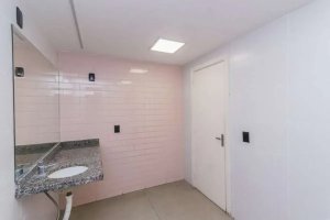 Prédio Comercial com 700m² no bairro São João em Porto Alegre para Alugar