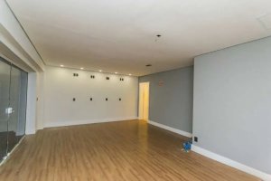 Prédio Comercial com 700m² no bairro São João em Porto Alegre para Alugar