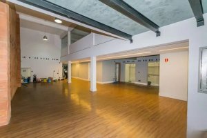 Prédio Comercial com 700m² no bairro São João em Porto Alegre para Alugar