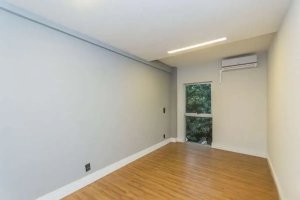 Prédio Comercial com 700m² no bairro São João em Porto Alegre para Alugar