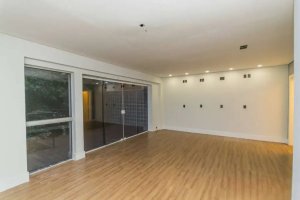 Prédio Comercial com 700m² no bairro São João em Porto Alegre para Alugar