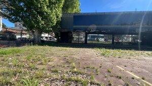 Prédio Comercial com 1.000m² no bairro Navegantes em Porto Alegre para Alugar