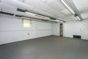 Prédio Comercial com 1.000m² no bairro Navegantes em Porto Alegre para Alugar