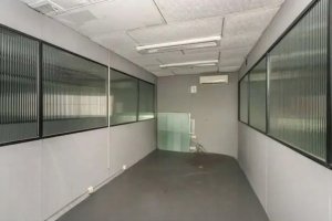 Prédio Comercial com 1.000m² no bairro Navegantes em Porto Alegre para Alugar