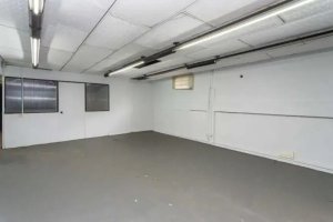 Prédio Comercial com 1.000m² no bairro Navegantes em Porto Alegre para Alugar