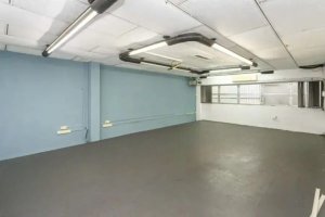 Prédio Comercial com 1.000m² no bairro Navegantes em Porto Alegre para Alugar