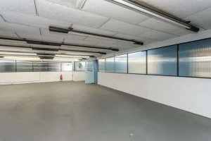 Prédio Comercial com 1.000m² no bairro Navegantes em Porto Alegre para Alugar