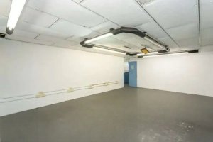 Prédio Comercial com 1.000m² no bairro Navegantes em Porto Alegre para Alugar