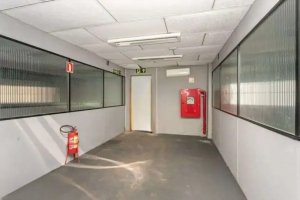 Prédio Comercial com 1.000m² no bairro Navegantes em Porto Alegre para Alugar