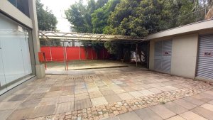 Prédio Comercial com 1.097m² no bairro Higienópolis em Porto Alegre para Alugar