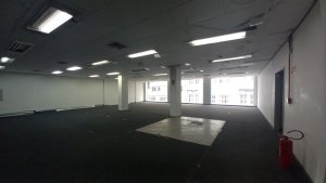 Prédio Comercial com 1.305m² no bairro Centro Histórico em Porto Alegre para Alugar