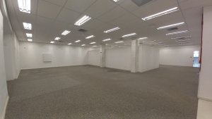 Prédio Comercial com 1.305m² no bairro Centro Histórico em Porto Alegre para Alugar