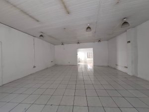 Loja com 131m² no bairro Azenha em Porto Alegre para Alugar