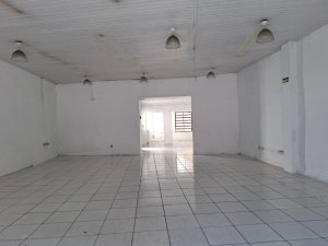 Loja com 131m² no bairro Azenha em Porto Alegre para Alugar