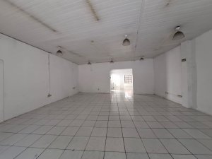 Loja com 131m² no bairro Azenha em Porto Alegre para Alugar