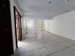 Loja com 131m² no bairro Azenha em Porto Alegre para Alugar