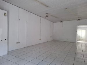 Loja com 131m² no bairro Azenha em Porto Alegre para Alugar