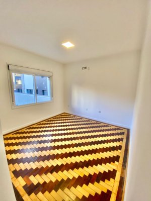 Apartamento com 79m², 2 dormitórios no bairro Rio Branco em Porto Alegre para Alugar