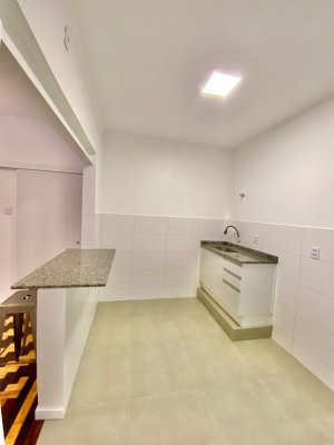 Apartamento com 79m², 2 dormitórios no bairro Rio Branco em Porto Alegre para Alugar