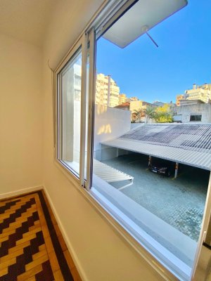 Apartamento com 79m², 2 dormitórios no bairro Rio Branco em Porto Alegre para Alugar