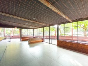 Loja com 100m² no bairro Moinhos de Vento em Porto Alegre para Comprar