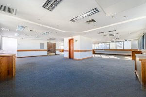 Salas/Conjuntos com 380m² no bairro Auxiliadora em Porto Alegre para Alugar