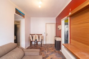 Apartamento com 63m², 2 dormitórios no bairro Azenha em Porto Alegre para Alugar