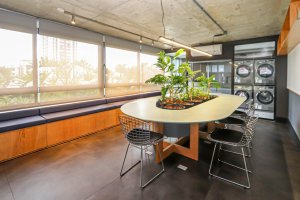 Apartamento com 32m², 1 dormitório no bairro Menino Deus em Porto Alegre para Alugar