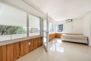Apartamento com 342m², 3 dormitórios no bairro Petrópolis em Porto Alegre para Alugar