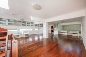 Apartamento com 342m², 3 dormitórios no bairro Petrópolis em Porto Alegre para Alugar
