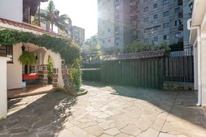 Casa com 500m², 3 dormitórios no bairro Petrópolis em Porto Alegre para Alugar