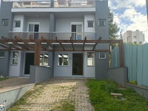 Casa com 150m², 3 dormitórios no bairro Aberta dos Morros em Porto Alegre para Alugar