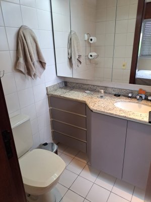 Apartamento com 120m², 3 dormitórios no bairro Petrópolis em Porto Alegre para Alugar