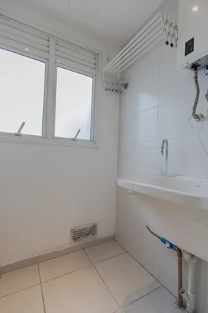 Apartamento com 79m², 2 dormitórios no bairro Passo da Areia em Porto Alegre para Alugar