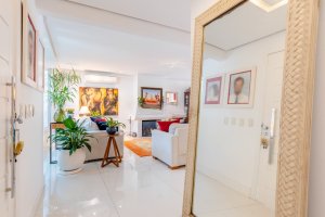 Casa em Condomínio com 324m², 3 dormitórios no bairro Três Figueiras em Porto Alegre para Alugar