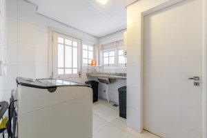 Casa em Condomínio com 324m², 3 dormitórios no bairro Três Figueiras em Porto Alegre para Alugar