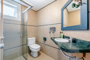 Casa em Condomínio com 324m², 3 dormitórios no bairro Três Figueiras em Porto Alegre para Alugar