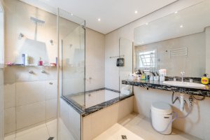 Casa em Condomínio com 324m², 3 dormitórios no bairro Três Figueiras em Porto Alegre para Alugar