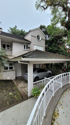 Apartamento com 450m², 3 dormitórios no bairro Cavalhada em Porto Alegre para Alugar