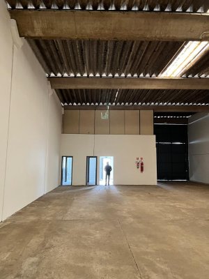 Galpão com 550m² no bairro Sarandi em Porto Alegre para Alugar